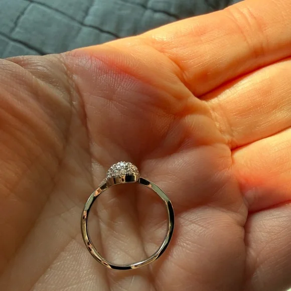 NEW! Pretty Bird Jewelry Cat Face Pavé Crystal Ring in white gold plating - Picture 12 of 13